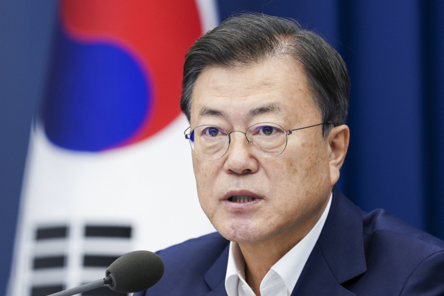 문재인 대통령이 19일 오후 청와대에서 열린 수석·보좌관회의에서 발언하고 있다. (사진= 연합뉴스) 