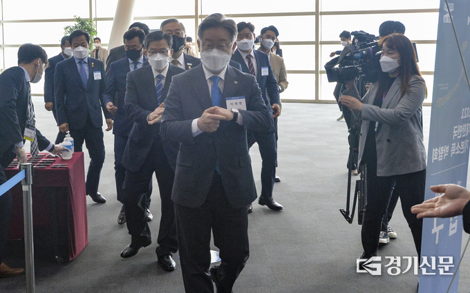 이재명 경기도지사가 28일 고양시 킨텍스에서 열린 2021 대한민국 기본소득박람회에 참석했다. (사진=경기사진공동취재단)