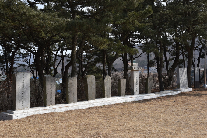 첨사 선정비군의 모습.