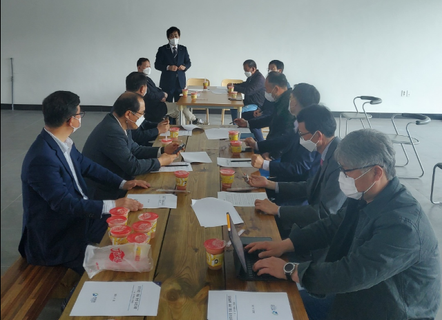 대한전문건설협회 경기도회가 지난 20일 용인시 시·군 운영위원장과 회원사들이 참석한 가운데 간담회를 진행하고 있다. (사진=대한전문건설협회 경기도회)
