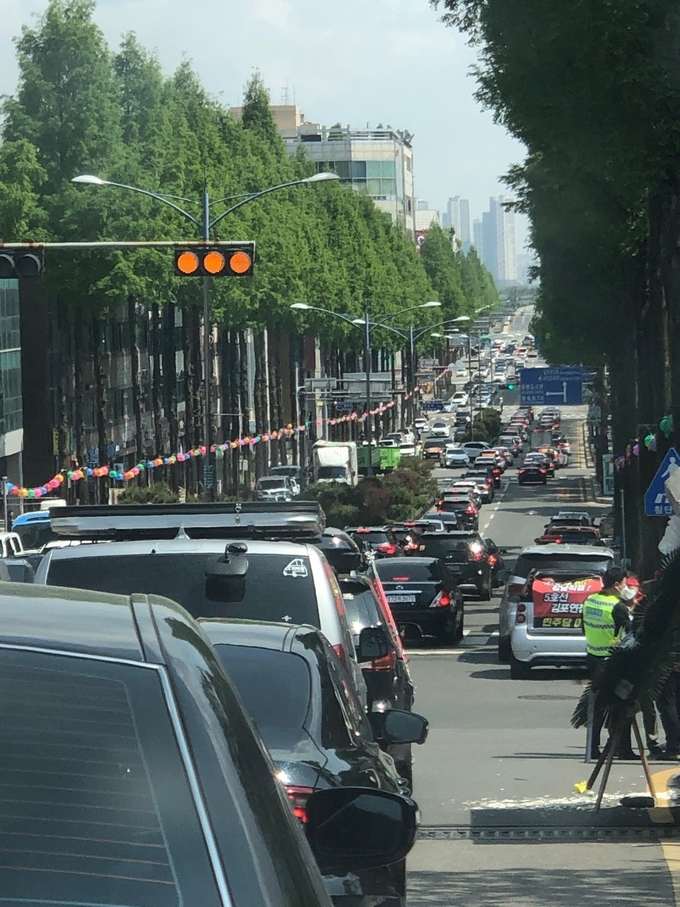 지난 1일 시민 1000여명이 드라이브 챌린지에 참여, 김포시청에서 출발하고 있다.(사진=김검시대 제공)