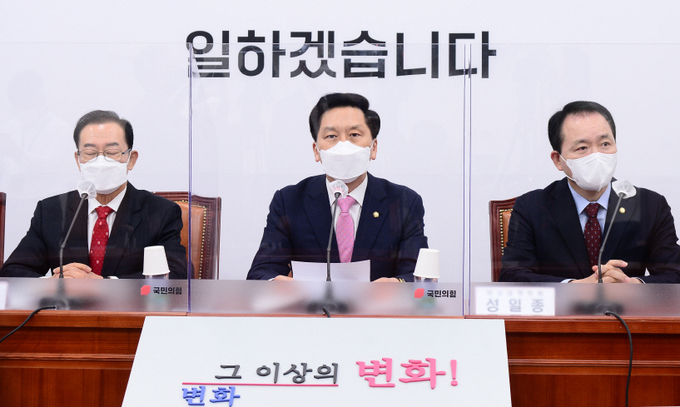 국민의힘 김기현 당 대표 권한대행이 3일 서울 여의도 국회에서 열린 비상대책위원회의에서 발언하고 있다. (사진=연합뉴스) 