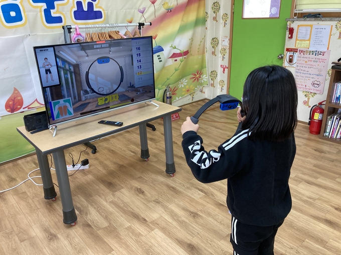 경기도체육회가 지역아동센터와 같은 사회복지시설을 중심으로 찾아가는 체험서비스 ‘스포츠박스’를 진행하고 있다. (사진=경기도체육회 제공)