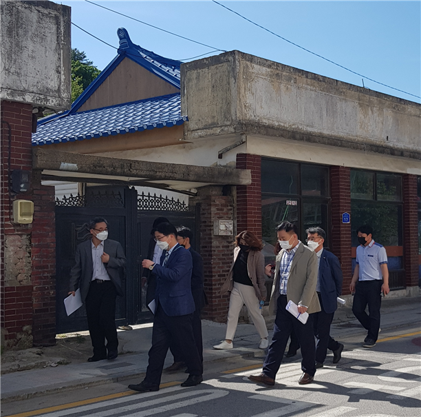 국경없는 양지마을 조성 현장 답사 (사진 = 경기도 제공)