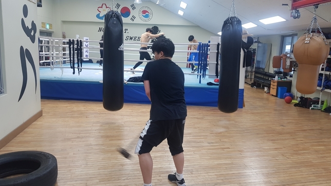 유현진 선수가 프로무대 진출과 타이틀 획득을 목표로 성실히 훈련에 임하고 있다. (사진=김도균 기자)