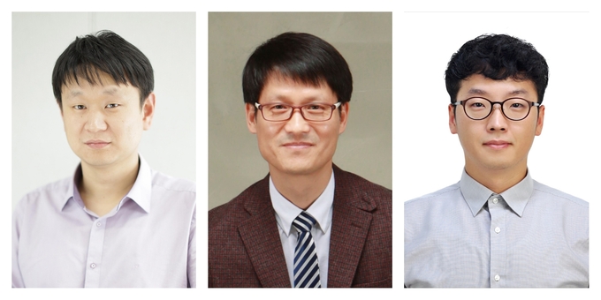 (왼쪽부터) 양희준 카이스트 교수, 김종호 한양대학교 에리카 캠퍼스 교수, 김도헌 서울대학교 교수의 모습. (사진=삼성전자 제공)