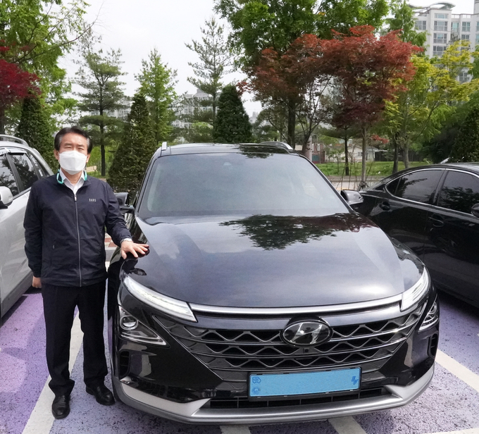 시흥도시공사는 ‘수소전기차’를 시흥시 최초로 관용차로 전격 도입하고 정부의 친환경차량 권장 및 수소경제 활성화 정책에 적극 동참한다. (사진=시흥도시공사 제공)