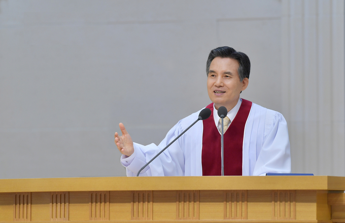 김주철 목사가 오순절 온라인 예배를 주관하고 있다. 사진=하나님의 교회
