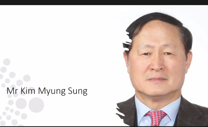 대한하키협회 김명성 부회장이 국제하키연맹(FIH) 회장상을 받았다. (사진=연합뉴스 제공)