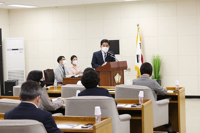 안양시의회가 안양시와 2040년 안양도시기본계획(안) 간담회 개최하고 있다.