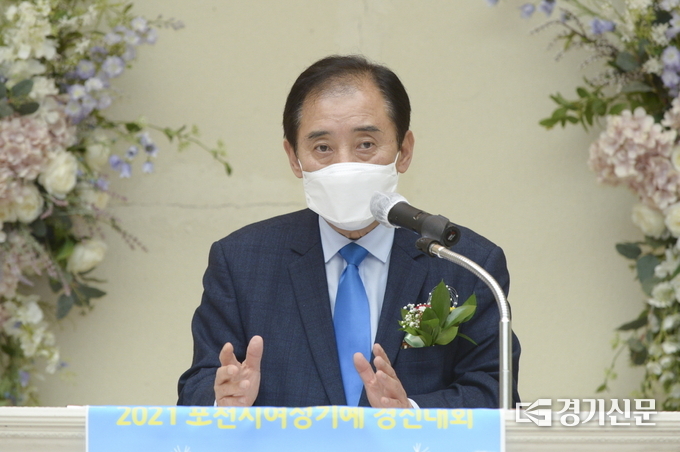 박윤국 포천시장이 인사말을 하고 있다. (사진=포천시 제공)