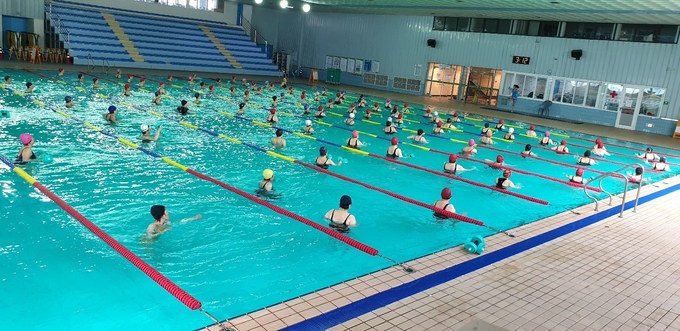 안양시 코로나19 예방백신 주사를 맞은 시민은 축구경기 무료관람과 공공체육시설 사용료 감면혜택이 부여된다.(사진= 안양시 제공)