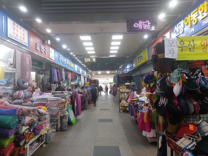 지난달 31일 오후 취재진이 찾은 수원시 팔달구시장. (사진=편지수 기자)