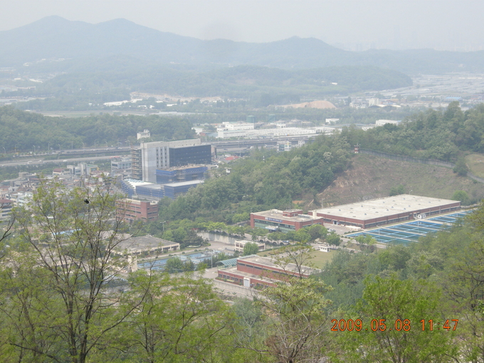 망경암에서 바라본 복정 정수장. (사진=성남학연구소 제공)