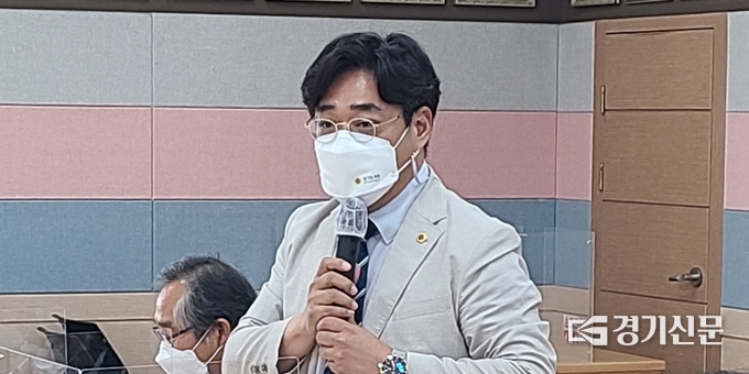 김우석 경기도의원이 축사를 하고 있다. (사진=문석완 기자)