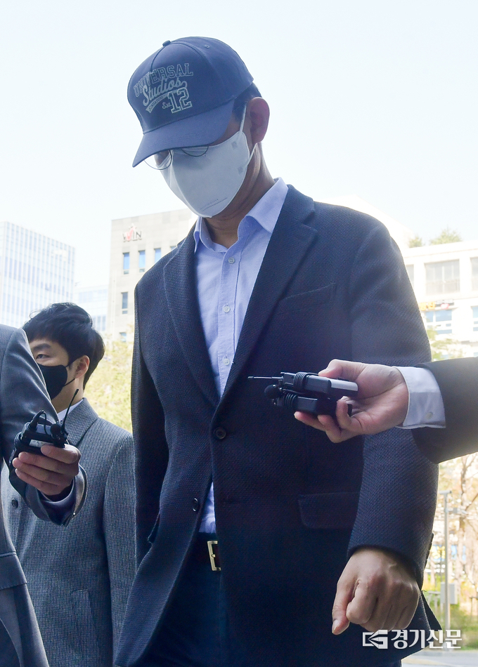 용인 반도체 클러스터 예정지 인근 땅 투기 의혹을 받는 전 경기도청 공무원 A씨. (사진=조병석 기자)