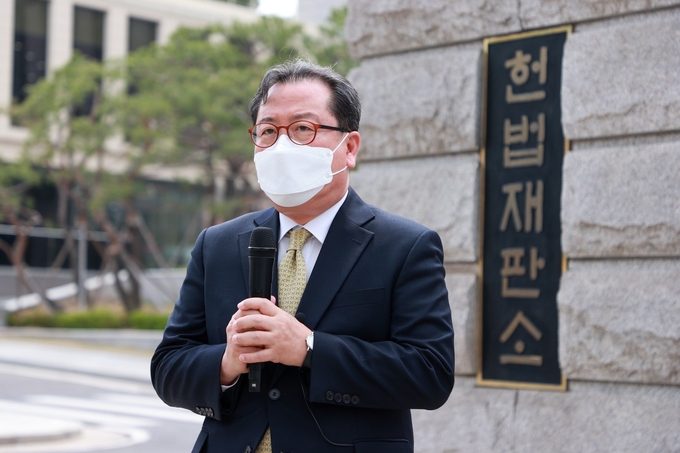 지난 4월 22일 헌법재판소에서 열린 남양주시와 경기도 간의 권한쟁의심판 공개변론에 출석한 조광한 남양주시장. (사진=남양주시 제공)