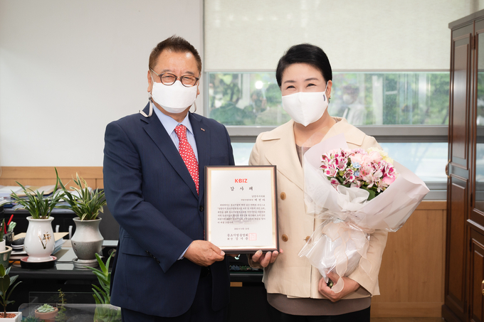 남양주시의회 백선아 의원이 10일 중소기업중앙회로부터 감사패를 받았다. (사진=남양주시의회 제공)