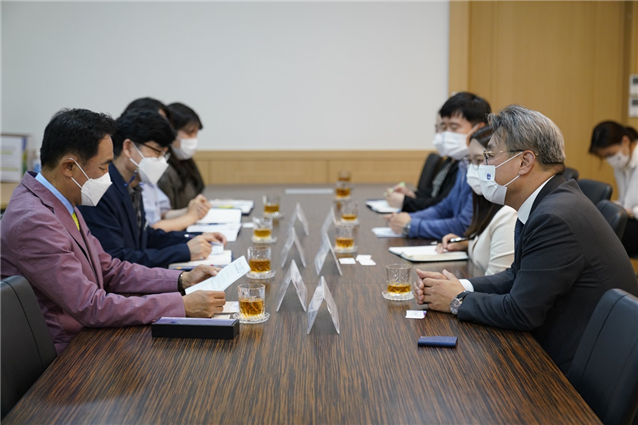 이석훈 경기도주식회사-정장선 평택시장 배달특급 간담회 (사진 = 경기도주식회사 제공)