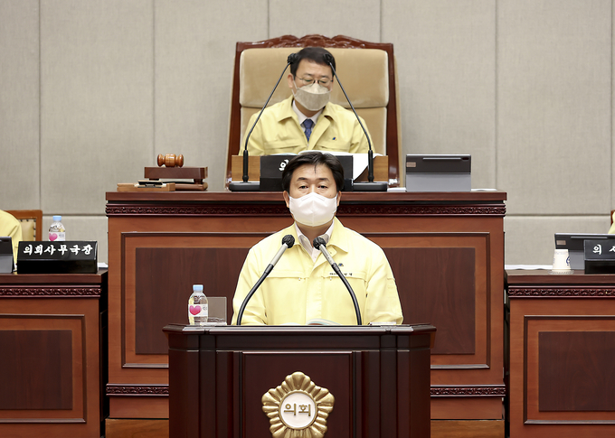 제289회 시흥시의회 제1차 정례회 임병택 시흥시장 시정질문 일괄답변 하고 있다. (사진=시흥시 제공)