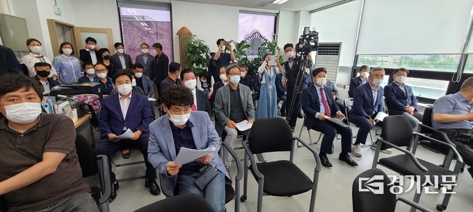 최춘식 국회의원이 마련한 기자간담회가 신읍동 사무실에서 열리고 있다. (사진=문석완 기자)