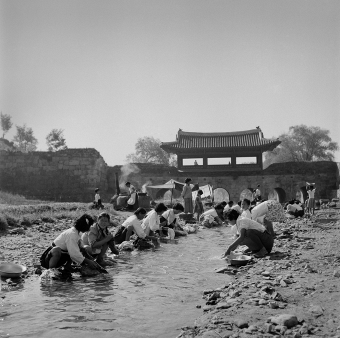 1950년대 수원천의 모습 (사진=수원화성박물관 홈페이지 자료실)