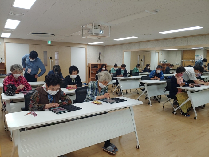 안양시가 어르신 뇌 건강위한 다양한 프로그램 개발. (사진=안양시 제공)