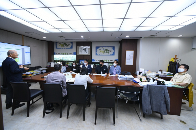 구리시는 지난 21일 자원순환집행계획 수립 연구용역 최종보고회 개최하고 있다. (사진=구리시 제공)