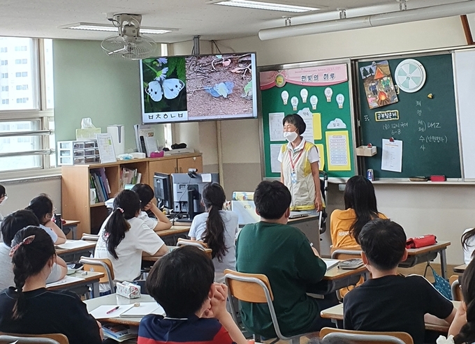 파주 마을강사와 함께하는 프로그램이 진행되고 있다. (사진=파주시 제공)