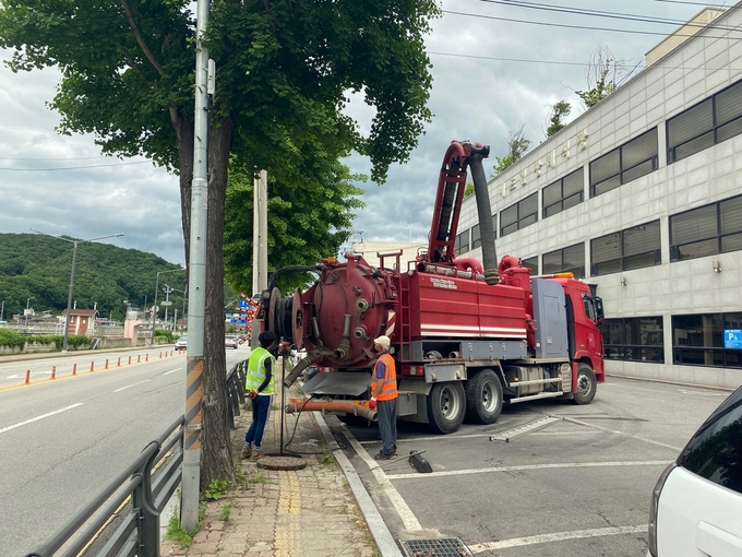  장마철을 대비한 하수관로 준설 완료 (사진=동두천시 제공)