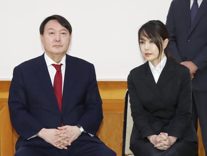 윤석열 전 검찰총장(왼쪽)과 부인 김건희 씨 (사진=연합뉴스/자료사진)