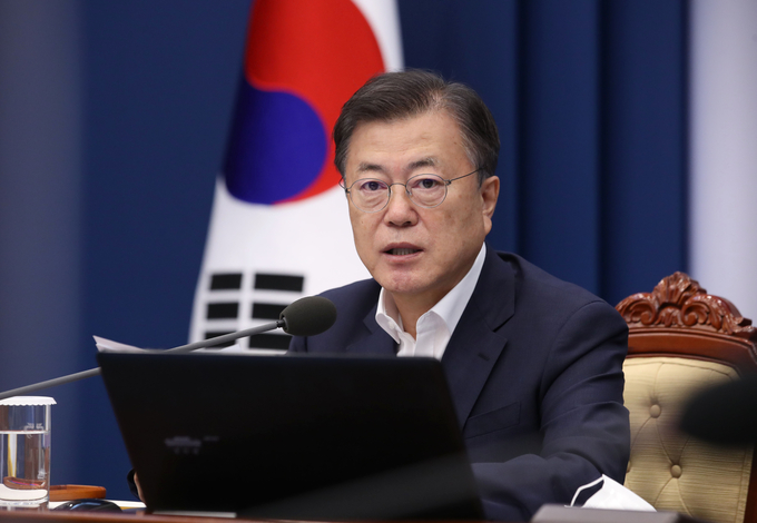 문재인 대통령이 5일 청와대 여민관에서 수석·보좌관회의를 주재하고 있다. (사진=연합뉴스)