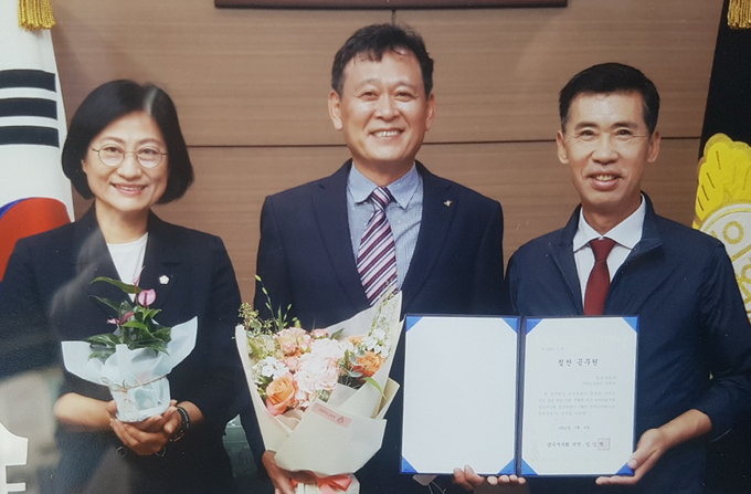 광주시청 도로사업과 안병철 지역도로팀장(가운데). (사진=광주시 제공)