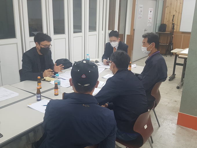 파견용역 노동자 임금명세표 및 노동실태 집중상담 모습 (사진 = 경기도 제공)