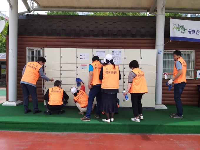 구리시 동구동 행정복지센터는 지난 4월부터 '구리광장 무인안심물품보관함'을 설치·운영하고 있다. (사진=구리시 동구동 행정복지센터 제공)