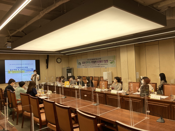 구리시는 지난 7일 2021년 찾아가는 동 맞춤형 보건복지컨설팅 실시했다. (사진=구리시 제공)