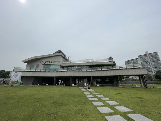 구리시가 이달부터 장자호수생태체험관 「모두를 위한 환경교실」을 운영하고 있다. (사진=구리시 제공)