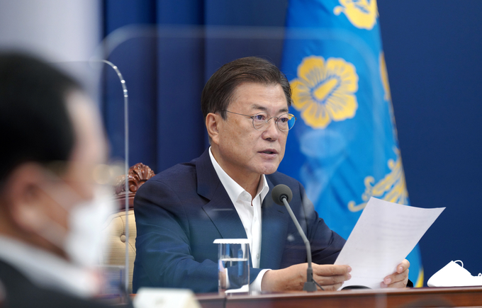  문재인 대통령이 12일 오후 청와대에서 열린 수도권 특별방역점검회의에서 발언하고 있다. (사진=청와대 제공)