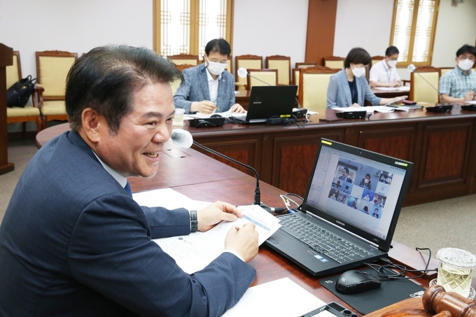 최대호 안양시장이 참여민주주의지방정부협의회 제1차 정기총회 주재하고 차기회장으로 서철모화성시장을 선출했다.(사진= 안양시 제공)