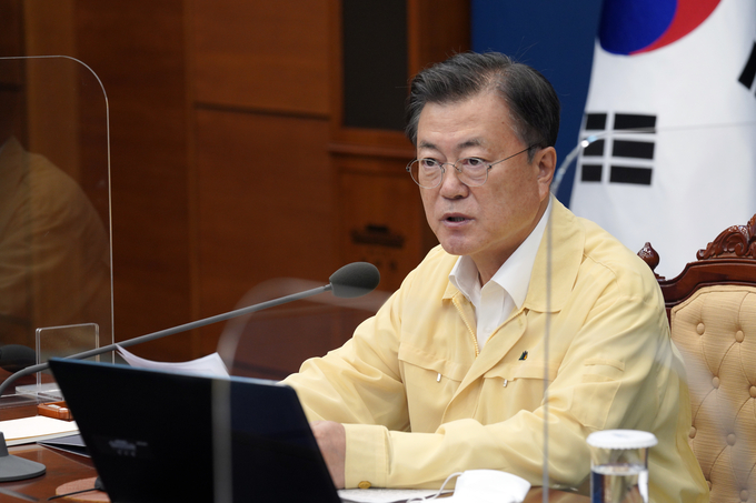 문재인 대통령이 19일 오후 청와대에서 열린 수석·보좌관회의에서 발언하고 있다. (사진=청와대 제공)