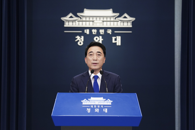  박수현 국민소통수석이 27일 청와대에서 남북 간 통신 연락선 복원과 관련해 브리핑하고 있다. (사진=청와대 제공)
