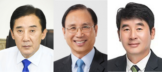 왼쪽부터 박윤국 포천시장, 최호열 포천신문 명예회장, 강준모 포천시의회 의원. (사진=경기신문 DB)