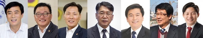 왼쪽부터 이강호 구청장, 박인동 인천시의원, 이병래 인천시의원(이상 더불어민주당), 김종필 전 남동구 도시관리공단 이사장, 박종효 현 배준영 국회의원 보좌관, 강석봉 전 인천시의원(이상 국민의힘), 최승원 현 배진교 국회의원 보좌관(정의당)