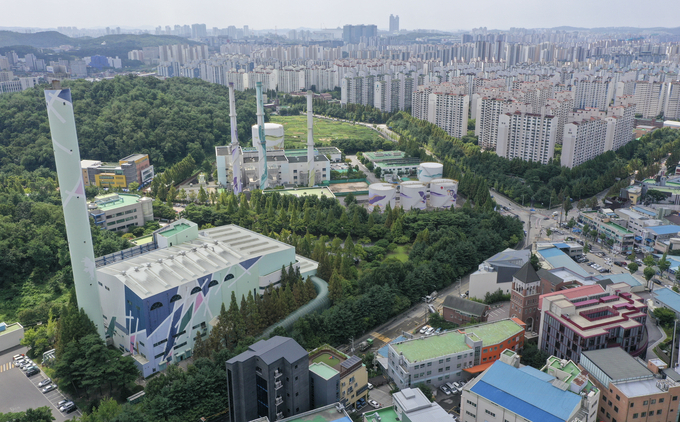 하늘에서 내려다 본 수원시 영통구 자원회수시설. (사진=황준선 기자)