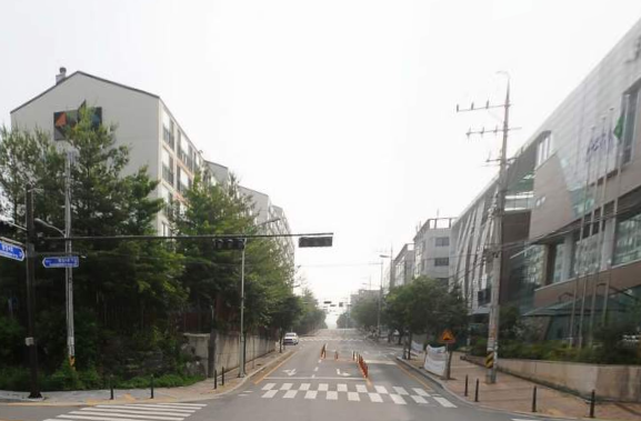 화성시 지난 16년 간 소유권 보존 등기를 하지 않은 진안동 월드메르디앙2차아파트 인접 공공용 토지(도로)를 찾아냈다. (사진=화성시 제공)
