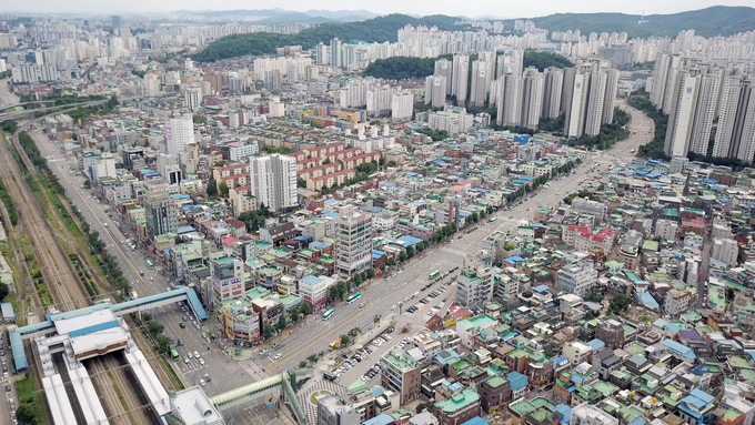 금정역에서 시청 방면 먹자골목 산본시장 주거지역. (사진=군포시 제공)