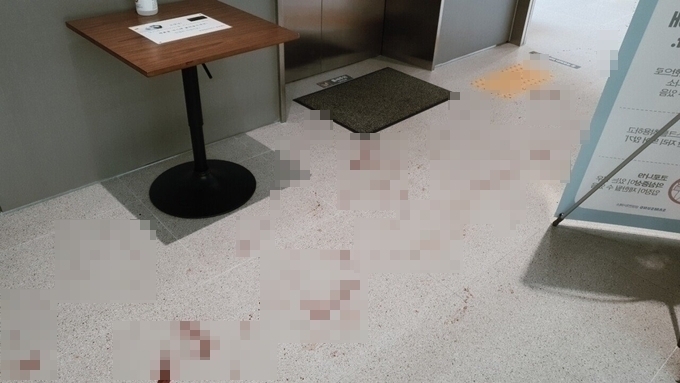 지난 10일 성남시 수정구 모란 삼성 서비스센터에서 칼부림 사건이 발생했다. (사진=온라인 커뮤니티 갈무리)