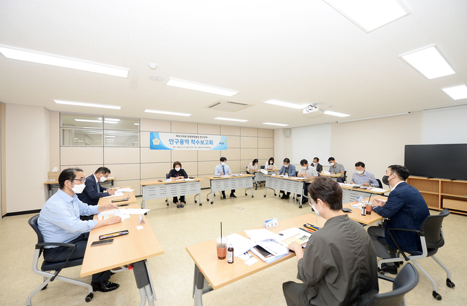 파주시의회 관광체육발전연구단체가 연구용역 착수 보고회를 개최하고 있다. (사진=파주시의회 제공)
