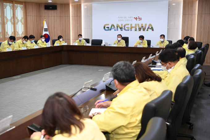 강화군은 17일 열린 확대간부회의에서 국시비 확보 및 농업용수 부족에 대한 대책을 집중 논의했다. ( 사진 = 강화군 제공 )
