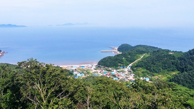 멀리서 바라 본 문갑도 마을. ( 사진 = 김기룡 제공 )